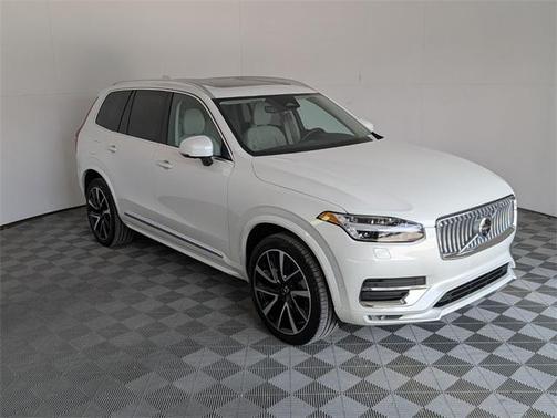 2023 Volvo XC90 B5 Plus