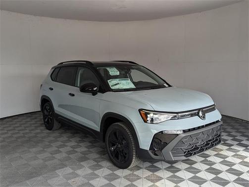 2026 Volkswagen Taos 1.5T SE Black