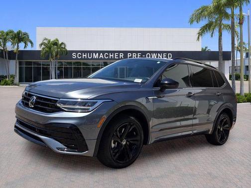Platinum Gray Metallic 2023 Volkswagen Tiguan 2.0T SE R-Line Black