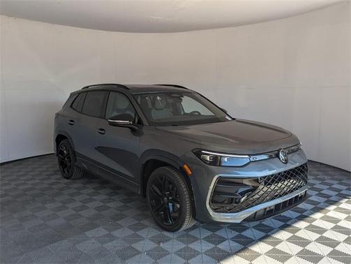 2025 Volkswagen Tiguan 2.0T SE R-Line Black