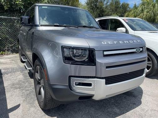 2023 Land Rover Defender 110 SE