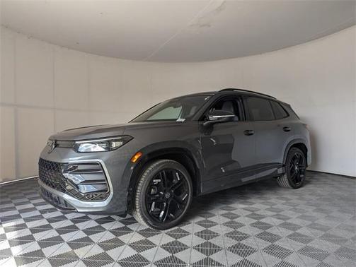 2025 Volkswagen Tiguan 2.0T SE R-Line Black