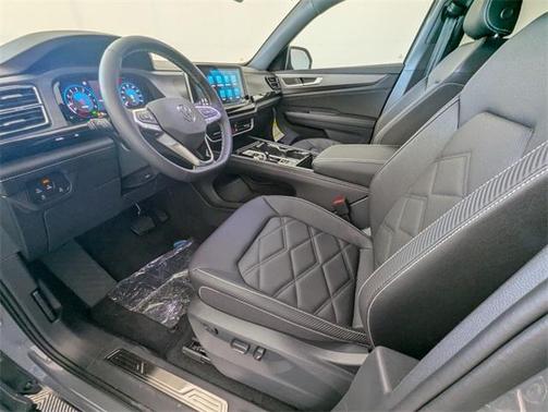 2025 Volkswagen Atlas Cross Sport 2.0T SE w/Technology
