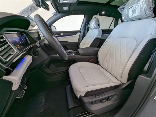 2025 Volkswagen Atlas Cross Sport 2.0T SEL Premium R-Line