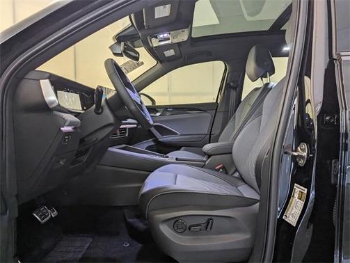 2025 Volkswagen Tiguan 2.0T SE R-Line Black