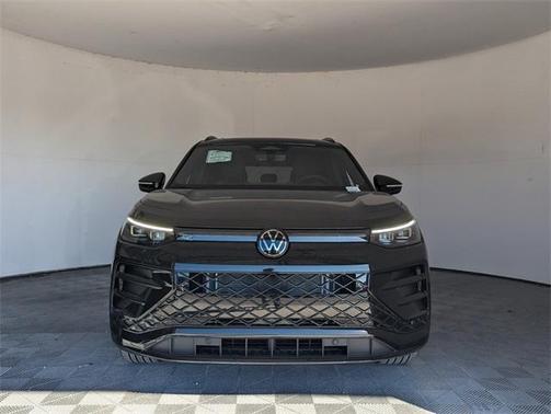2025 Volkswagen Tiguan 2.0T SE R-Line Black