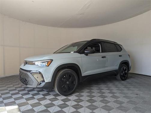 2026 Volkswagen Taos 1.5T SE Black