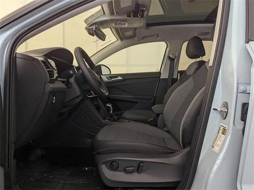 2026 Volkswagen Taos 1.5T SE Black