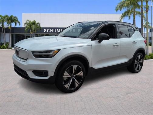 2022 Volvo XC40 Recharge Pure Electric P8 Twin Plus
