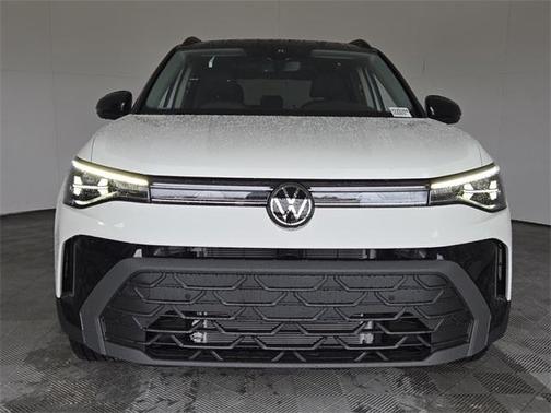 2025 Volkswagen Taos 1.5T SE Black