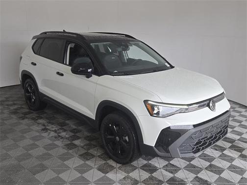 2025 Volkswagen Taos 1.5T SE Black
