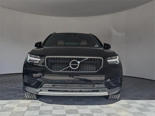 2019 Volvo XC40 T5 Momentum