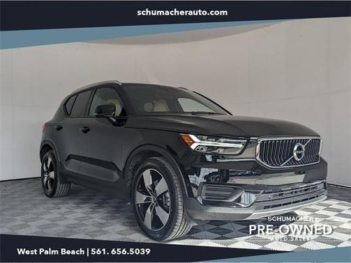 2019 Volvo XC40 T5 Momentum