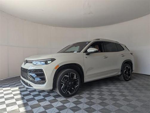 2026 Volkswagen Tiguan 2.0T SEL R-Line