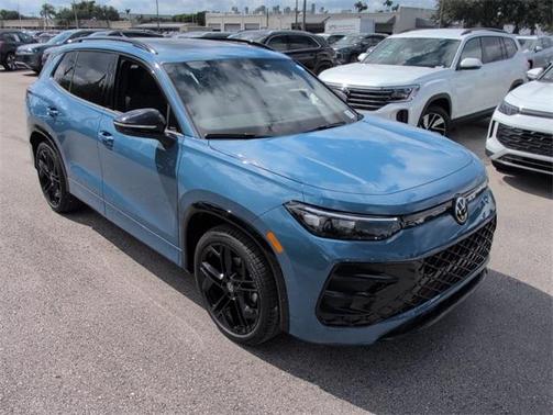 2026 Volkswagen Tiguan 2.0T SE R-Line Black