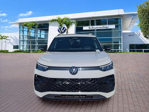 Sandstone 2026 Volkswagen Tiguan 2.0T SE R-Line Black