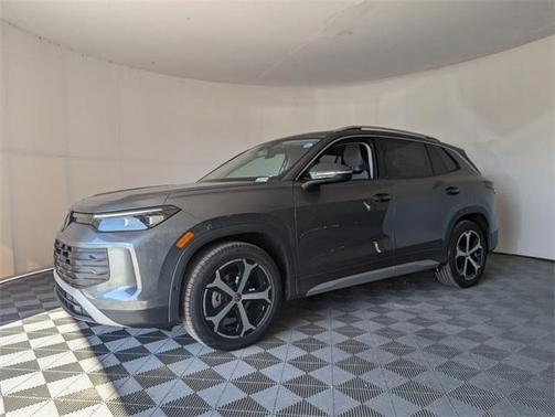 2025 Volkswagen Tiguan 2.0T SE