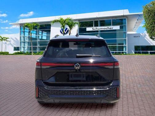 Deep Black Pearl Effect 2026 Volkswagen Tiguan 2.0T SE R-Line Black