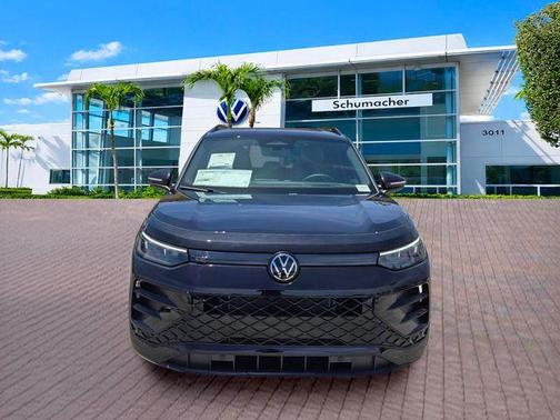 Deep Black Pearl Effect 2026 Volkswagen Tiguan 2.0T SE R-Line Black