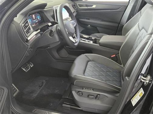 2025 Volkswagen Atlas Cross Sport 2.0T SEL Premium R-Line