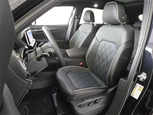 2025 Volkswagen Atlas Cross Sport 2.0T SEL Premium R-Line