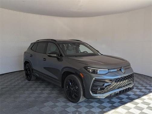 2025 Volkswagen Tiguan 2.0T SE R-Line Black