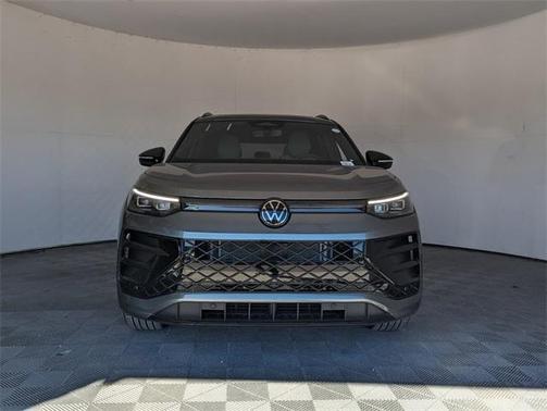 2025 Volkswagen Tiguan 2.0T SE R-Line Black
