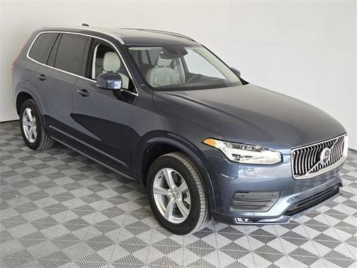 2020 Volvo XC90 T5 Momentum 7 Passenger
