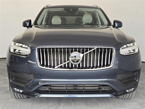 2020 Volvo XC90 T5 Momentum 7 Passenger