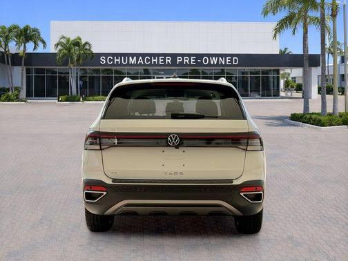 Pure White 2025 Volkswagen Taos 1.5T SE