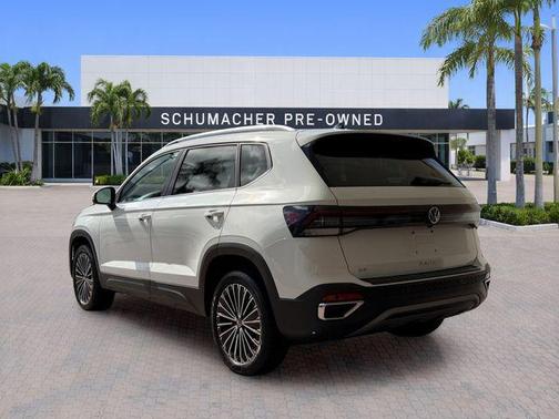 Pure White 2025 Volkswagen Taos 1.5T SE