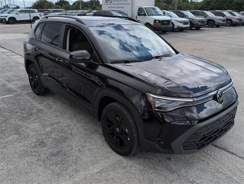 2025 Volkswagen Taos 1.5T SE Black