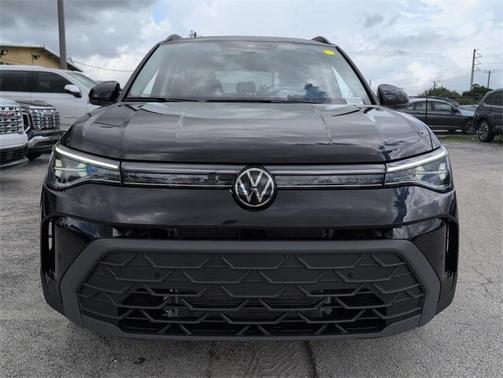 2025 Volkswagen Taos 1.5T SE Black