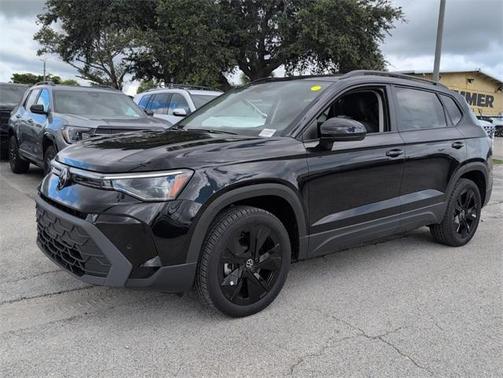 2025 Volkswagen Taos 1.5T SE Black