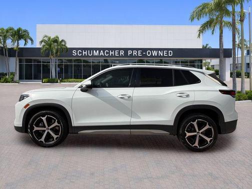 Pure White 2025 Volkswagen Tiguan 2.0T SE