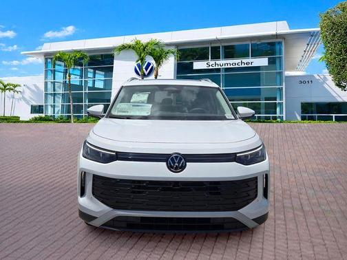 Pure White 2026 Volkswagen Tiguan 2.0T SE