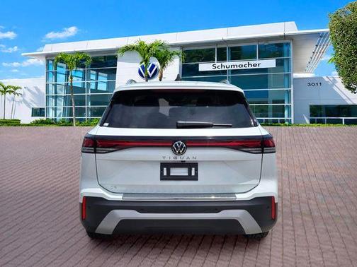 Pure White 2026 Volkswagen Tiguan 2.0T SE
