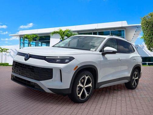 Pure White 2026 Volkswagen Tiguan 2.0T SE