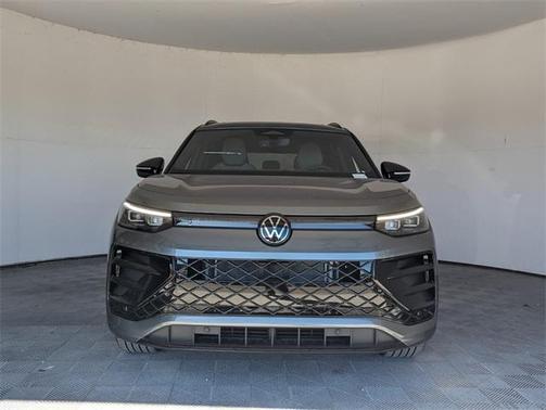 2025 Volkswagen Tiguan 2.0T SE R-Line Black