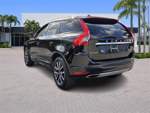 2016 Volvo XC60 T6 Drive-E