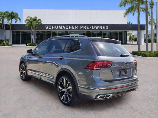 Platinum Gray Metallic 2024 Volkswagen Tiguan 2.0T SEL R-Line