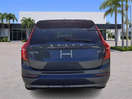 2023 Volvo XC90 B6 Core
