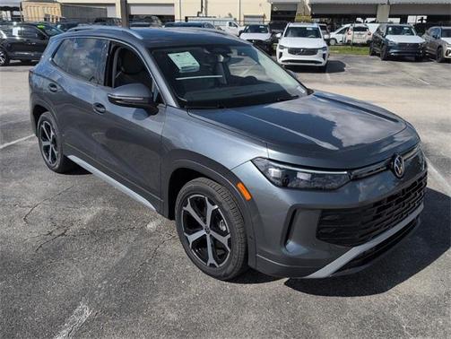 2025 Volkswagen Tiguan 2.0T SE