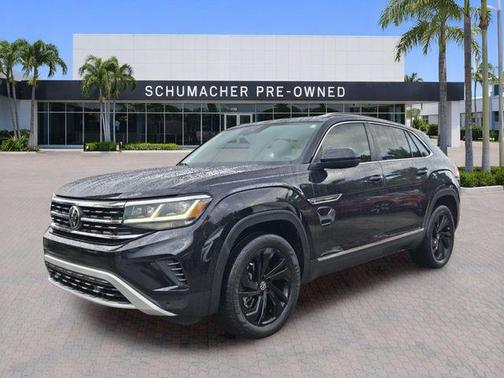 Deep Black Pearl Effect 2023 Volkswagen Atlas Cross Sport 2.0T SEL