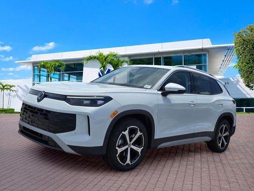 Pure White 2026 Volkswagen Tiguan 2.0T SE