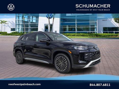 Deep Black Pearl Effect 2026 Volkswagen Tiguan 2.0T S