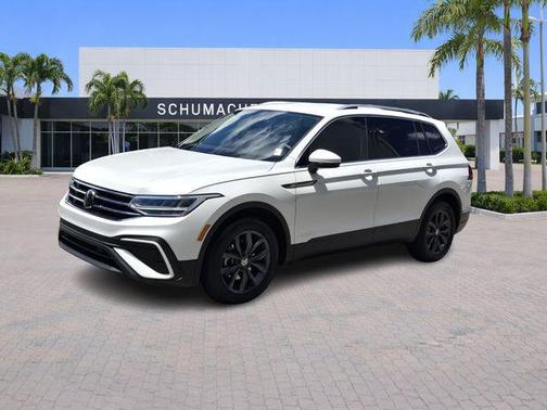Opal White Pearl Effect 2023 Volkswagen Tiguan 2.0T SE