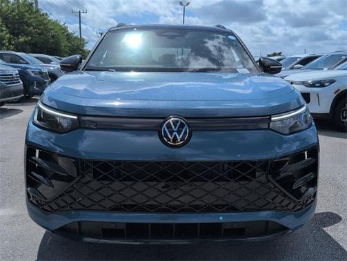 2025 Volkswagen Tiguan 2.0T SE R-Line Black