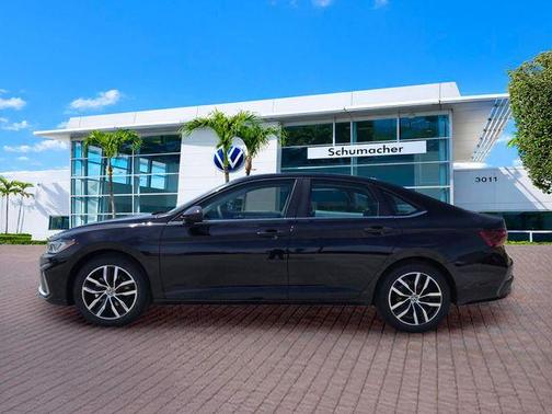 Deep Black Pearl Effect 2026 Volkswagen Jetta 1.5T SE