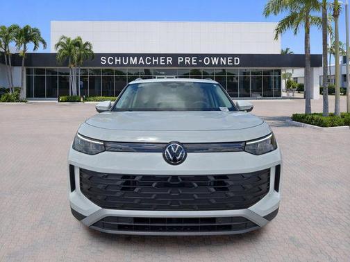 Pure White 2025 Volkswagen Tiguan 2.0T S